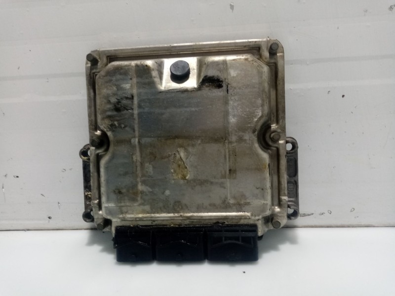 Recambio de centralita motor uce para renault megane scenic rxe 1.9d referencia OEM IAM 0281010483  