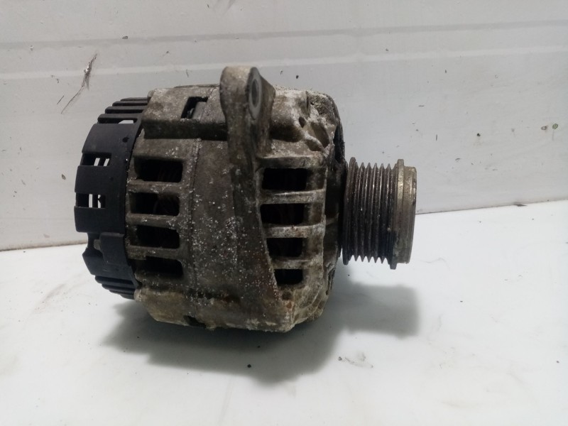 Recambio de alternador para renault megane scenic rxe 1.9d referencia OEM IAM 8200690195 CAL15147GS CAL15147AS