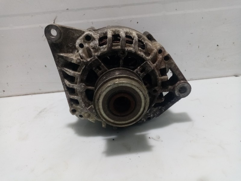 Recambio de alternador para renault megane scenic rxe 1.9d referencia OEM IAM 8200690195 CAL15147GS CAL15147AS
