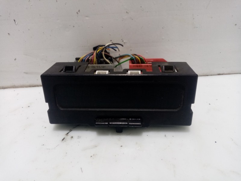 Recambio de pantalla multifuncion para renault megane scenic rxe 1.9d referencia OEM IAM P8200028364A  