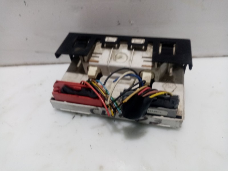 Recambio de pantalla multifuncion para renault megane scenic rxe 1.9d referencia OEM IAM P8200028364A  