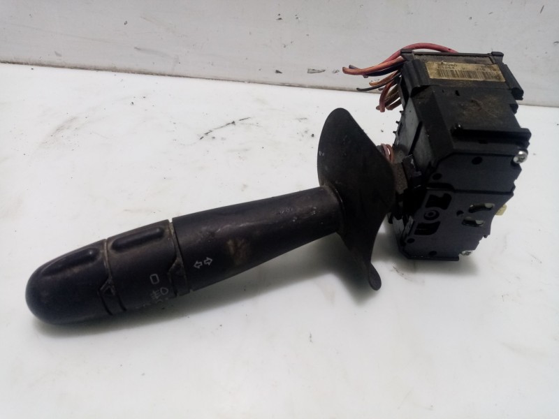 Recambio de mando limpia para renault megane scenic rxe 1.9d referencia OEM IAM 36998A0601  