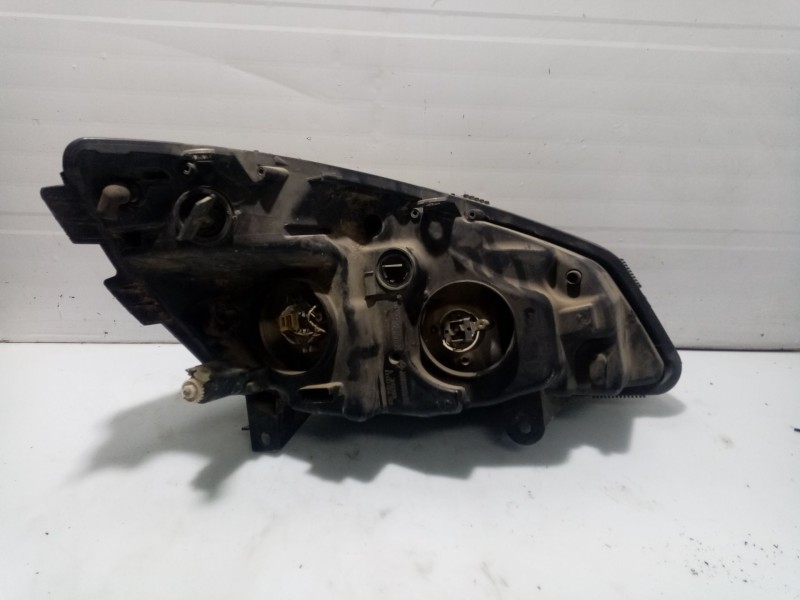 Recambio de faro izquierdo para renault scenic ii referencia OEM IAM 15810300  