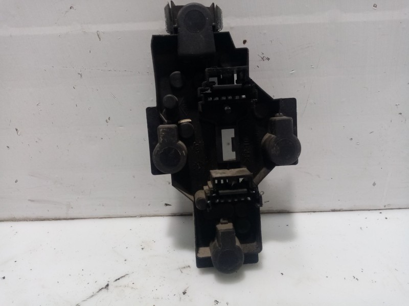 Recambio de portalamparas para renault megane scenic rxe 1.9d referencia OEM IAM 5030PL  