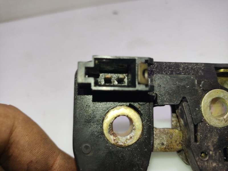 Recambio de cerradura maletero / porton para volkswagen golf iii berlina (1h1) referencia OEM IAM 1H6827505B  