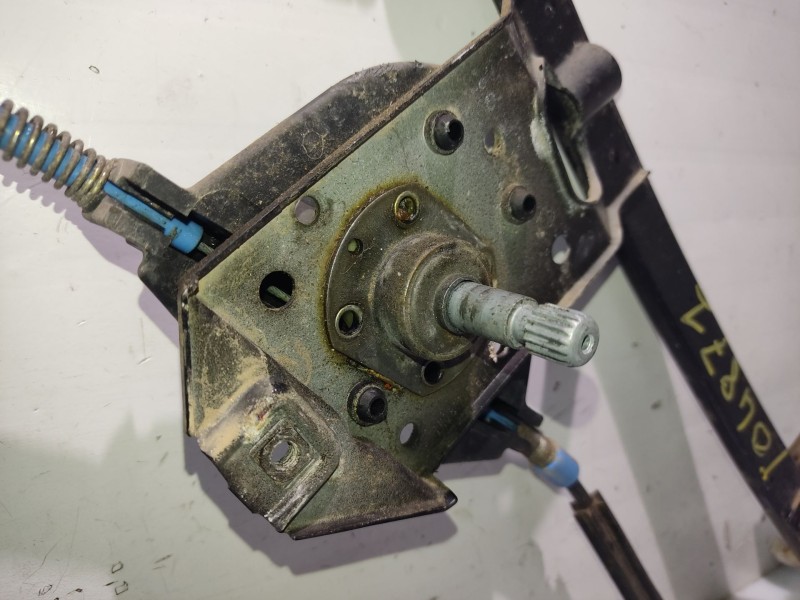 Recambio de elevalunas delantero izquierdo para volkswagen golf iii berlina (1h1) referencia OEM IAM 1H0837401B  