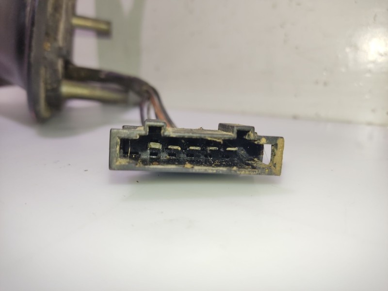 Recambio de retrovisor derecho para volkswagen golf iii berlina (1h1) referencia OEM IAM 1H1857508A  