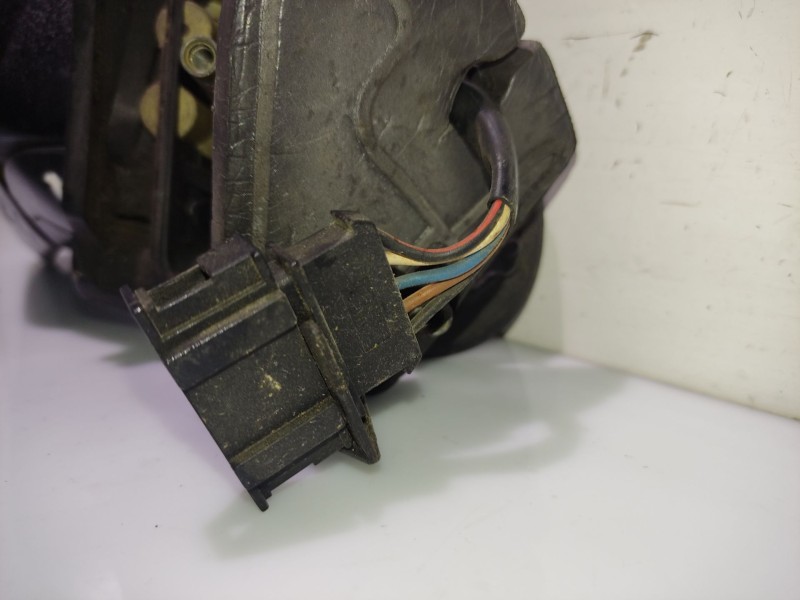 Recambio de retrovisor izquierdo para volkswagen golf iii berlina (1h1) referencia OEM IAM 1H1857507A  