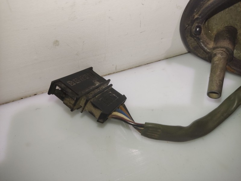 Recambio de retrovisor derecho para volkswagen golf iii berlina (1h1) referencia OEM IAM 1H1857507A  