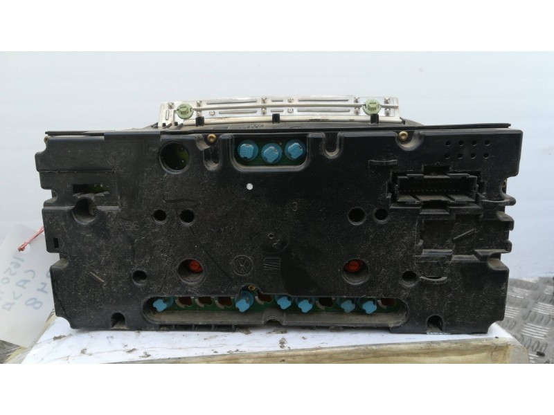 Recambio de cuadro instrumentos para seat ibiza (6k)    |   0.93 - 0.99 | 1993 - 1999 referencia OEM IAM 8700132  