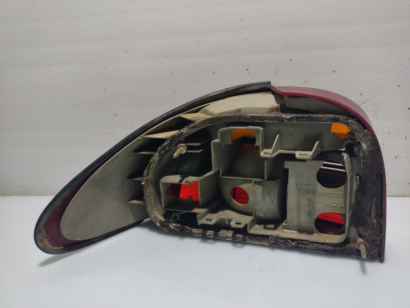 Recambio de piloto trasero derecho para ford mondeo berlina/familiar (fd) referencia OEM IAM 1011828   Recambio de piloto trasero derecho para ford mondeo berlina/familiar (fd) referencia OEM IAM 1011828