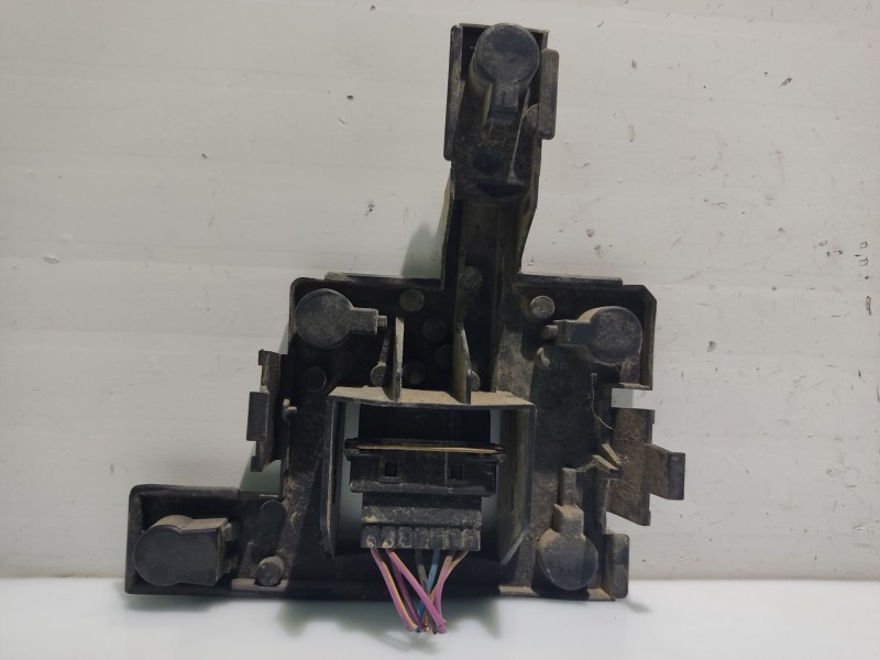 Recambio de portalamparas para ford mondeo berlina (gd) clx referencia OEM IAM 2075PTI  