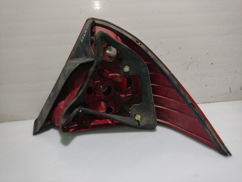 Recambio de piloto trasero izquierdo para ford mondeo berlina referencia OEM IAM 1S7113405A  