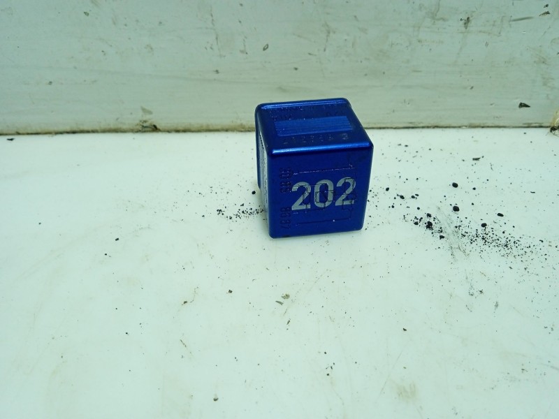 Recambio de rele para audi a6 avant (4b5) 2.5 tdi quattro referencia OEM IAM 8A0951253AH9  