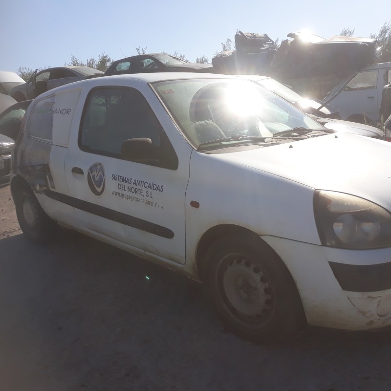 renault clio ii fase ii (b/cb0) 1.5 dci diesel   |   0.01 - ... | 2001 | 65 cv / 48 kw del año 2001
