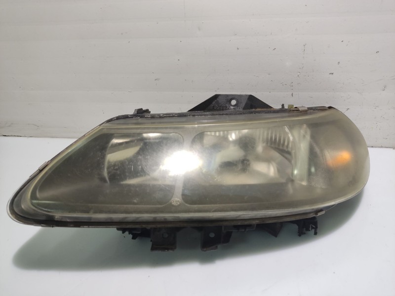 Recambio de faro izquierdo para renault laguna (b56) referencia OEM IAM 7701047879  