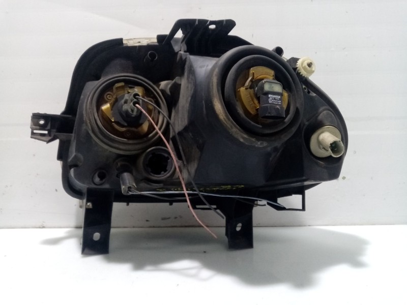 Recambio de faro derecho para renault clio ii fase i fase i referencia OEM IAM 260104030R  