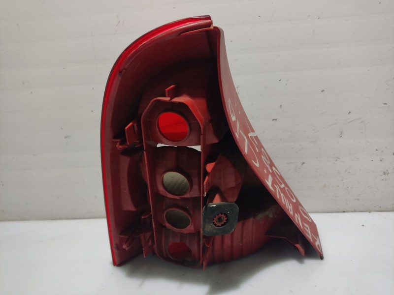 Recambio de piloto trasero derecho para renault clio ii fase ii (b/cb0) referencia OEM IAM 8200071414  