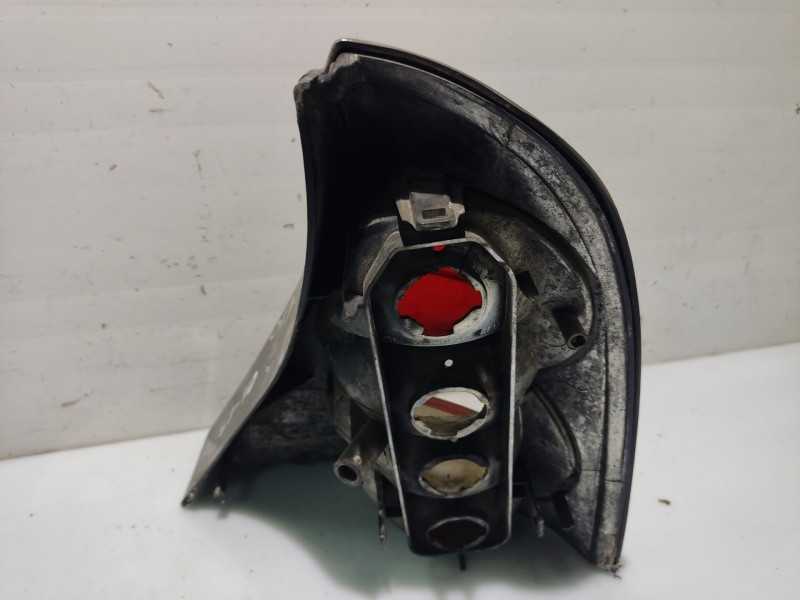 Recambio de piloto trasero izquierdo para renault clio ii fase ii (b/cb0) referencia OEM IAM 265553462R  