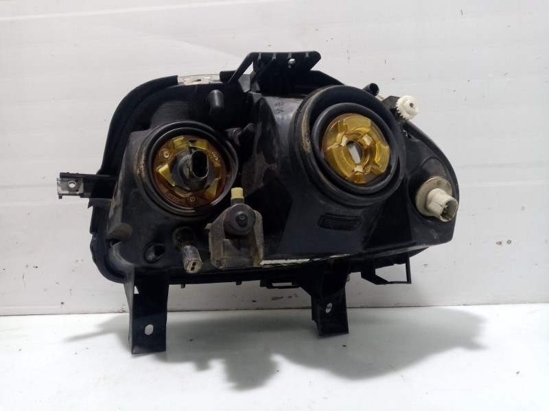 Recambio de faro derecho para renault clio ii fase i fase i referencia OEM IAM 260104030R  