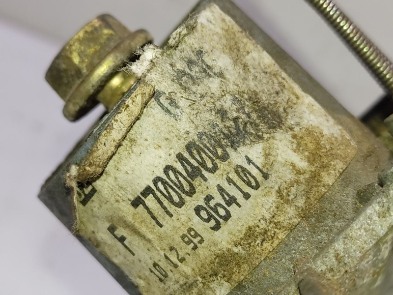 Recambio de retrovisor izquierdo para renault rapid/express (f40) 1.9 diesel referencia OEM IAM 7700400127  