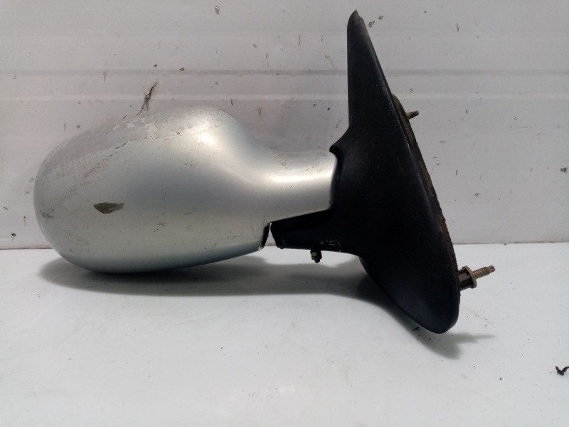 Recambio de retrovisor derecho para renault megane i classic (la0) referencia OEM IAM 7701040255  