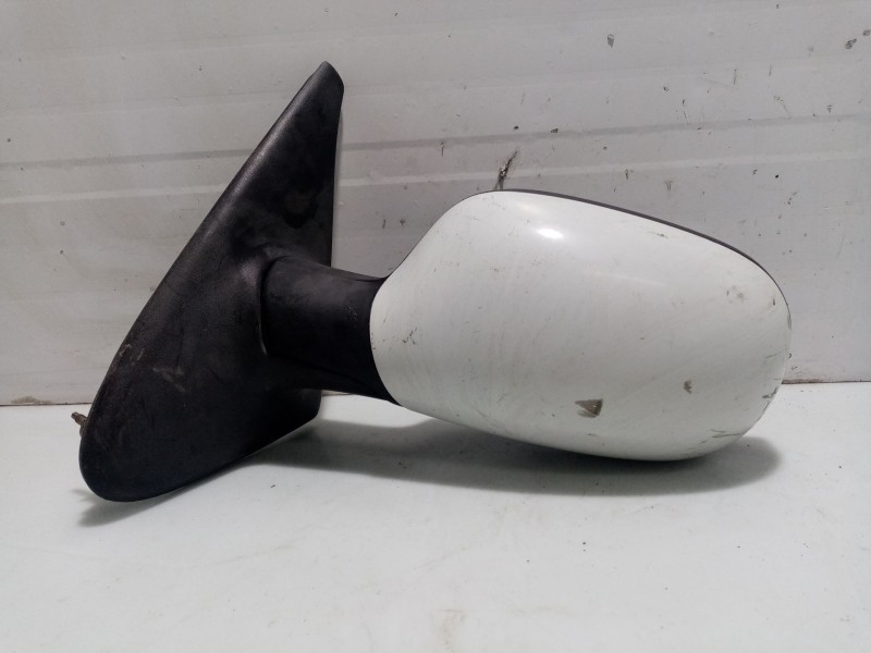 Recambio de retrovisor izquierdo para renault megane i classic (la0) 1.6 referencia OEM IAM 7700834187  