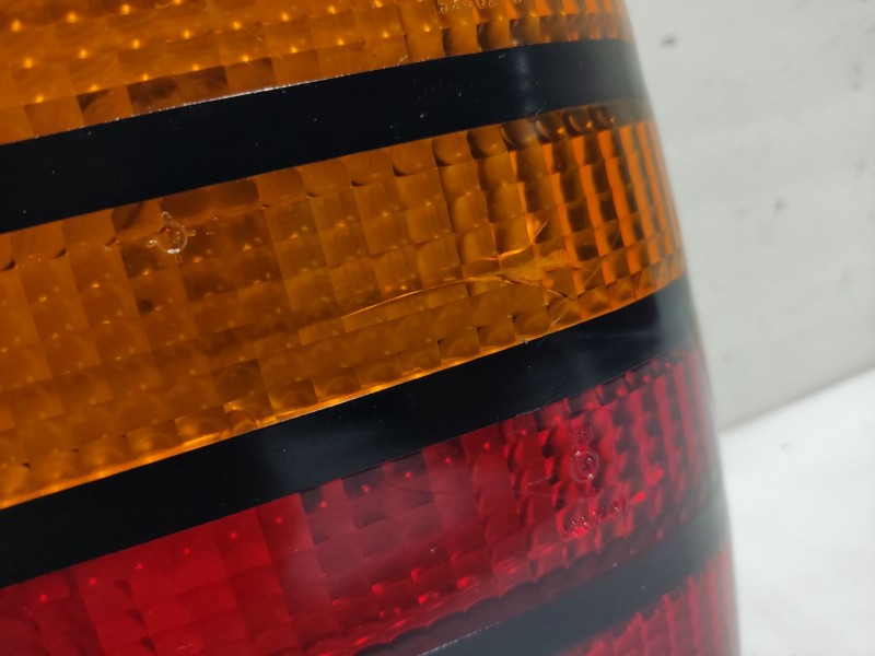 Recambio de piloto trasero derecho para ford orion referencia OEM IAM 6138966   Recambio de piloto trasero derecho para ford orion referencia OEM IAM 6138966