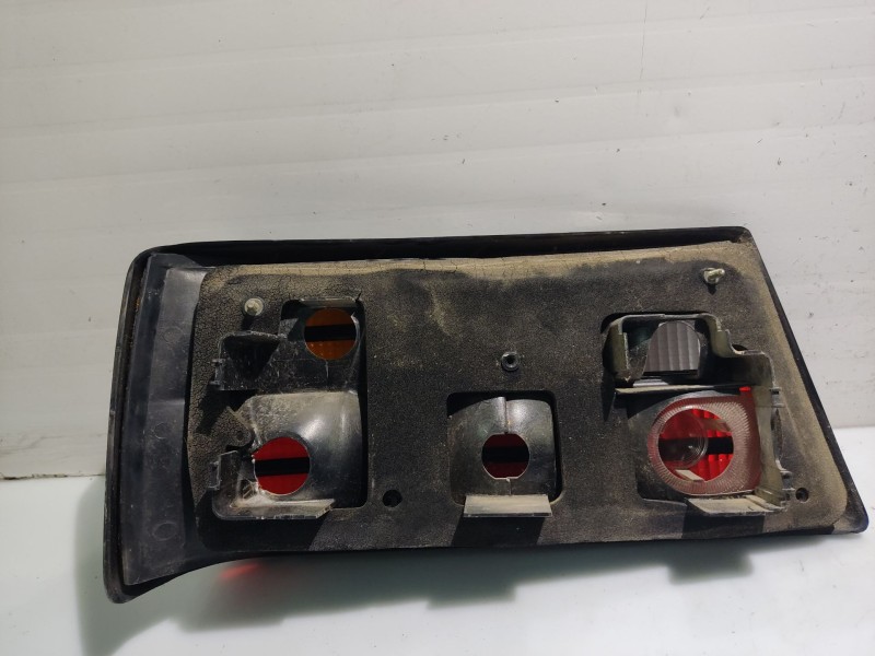 Recambio de piloto trasero derecho para ford orion referencia OEM IAM 6138966   Recambio de piloto trasero derecho para ford orion referencia OEM IAM 6138966