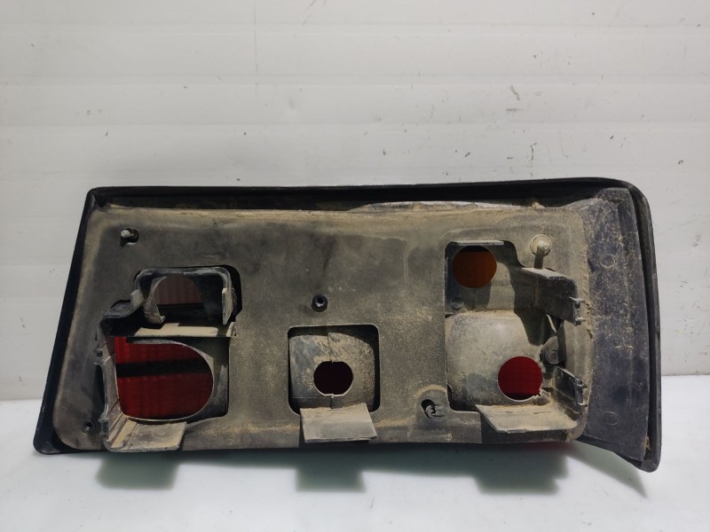 Recambio de piloto trasero izquierdo para ford orion referencia OEM IAM 6138969   Recambio de piloto trasero izquierdo para ford orion referencia OEM IAM 6138969