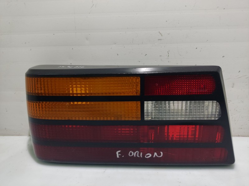 Recambio de piloto trasero izquierdo para ford orion referencia OEM IAM 6138969   Recambio de piloto trasero izquierdo para ford orion referencia OEM IAM 6138969