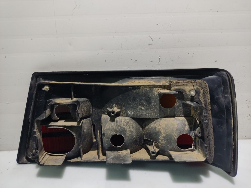 Recambio de piloto trasero izquierdo para ford orion referencia OEM IAM 6138969   Recambio de piloto trasero izquierdo para ford orion referencia OEM IAM 6138969