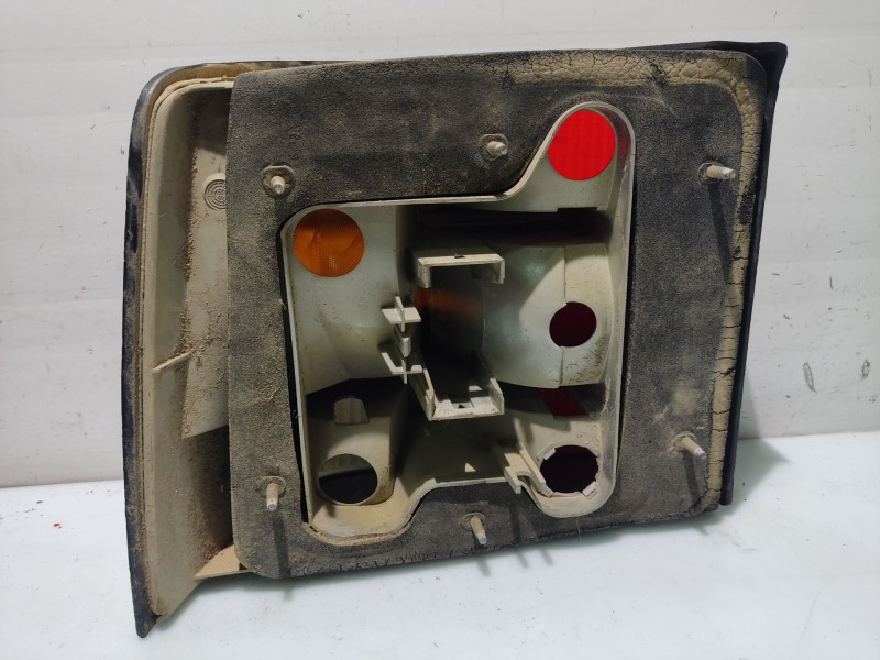 Recambio de piloto trasero derecho para ford scorpio referencia OEM IAM 85GG13A602AA  