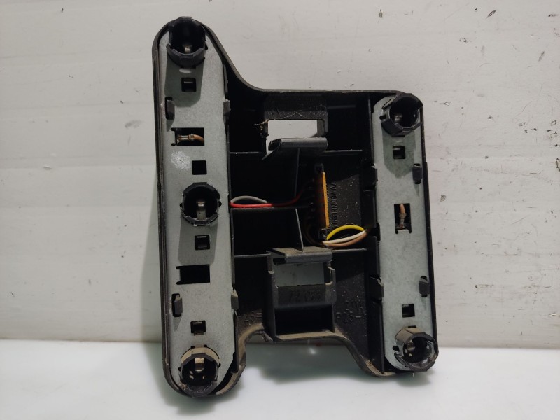 Recambio de portalamparas para ford scorpio berl./turnier referencia OEM IAM 2421PL  