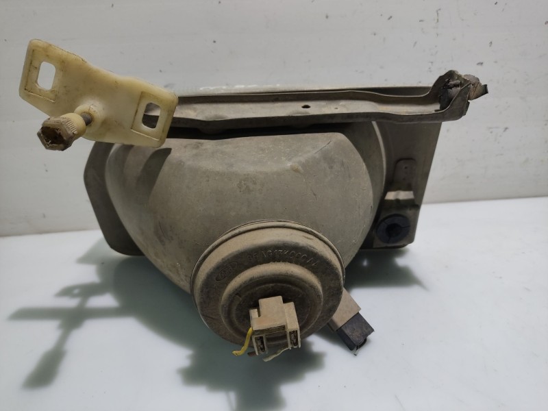 Recambio de faro derecho para ford orion referencia OEM IAM 1058191  