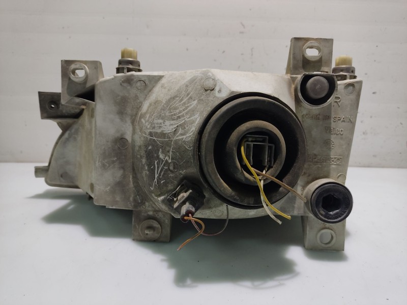 Recambio de faro derecho para ford escort berlina referencia OEM IAM 6194029  