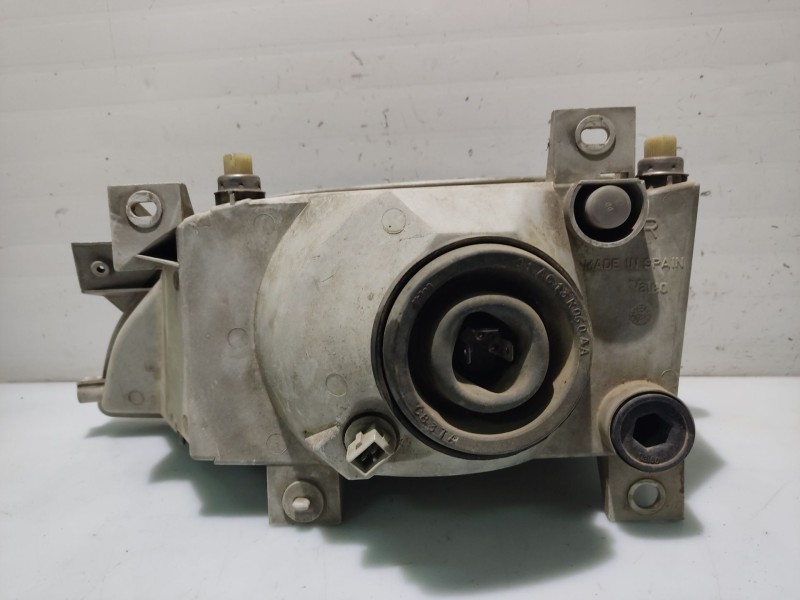 Recambio de faro derecho para ford escort berlina referencia OEM IAM 6194029  