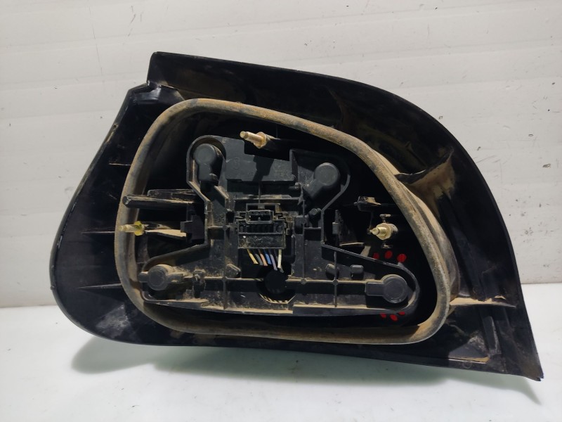 Recambio de piloto trasero derecho para renault megane i berlina hatchback (ba0) referencia OEM IAM 7701040646  