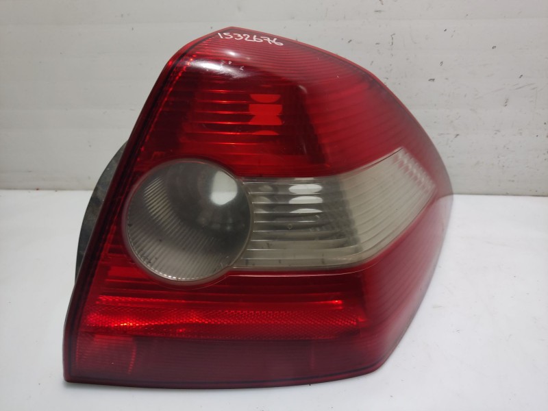 Recambio de piloto trasero derecho para renault megane ii classic berlina referencia OEM IAM 8200142681  