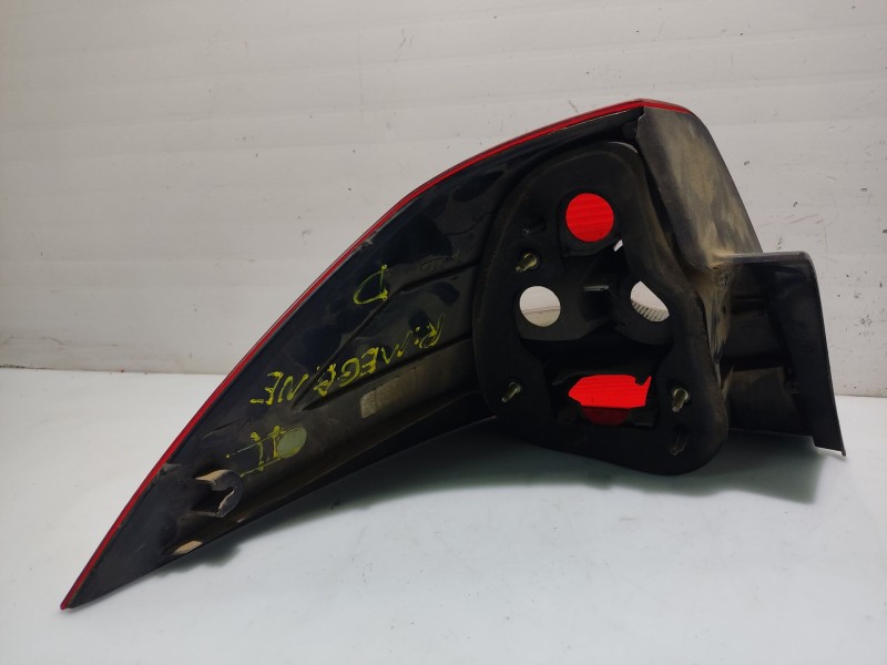 Recambio de piloto trasero derecho para renault megane ii classic berlina referencia OEM IAM 8200142681  