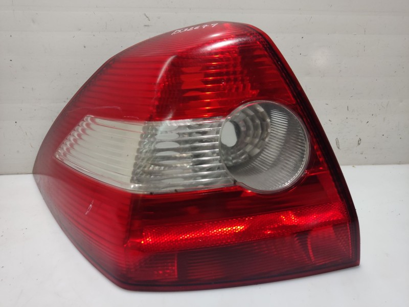 Recambio de piloto trasero izquierdo para renault megane ii classic berlina referencia OEM IAM 8200142682  