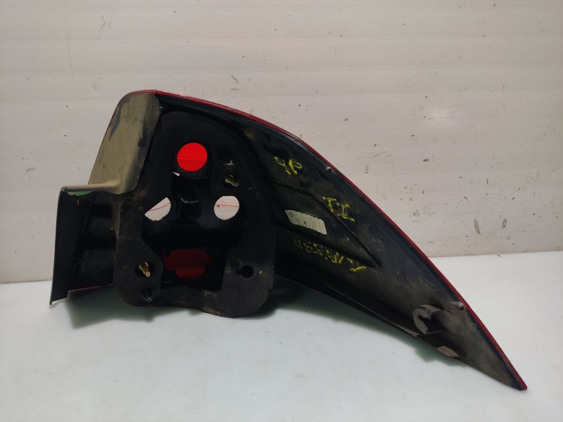 Recambio de piloto trasero izquierdo para renault megane ii classic berlina referencia OEM IAM 8200142682  