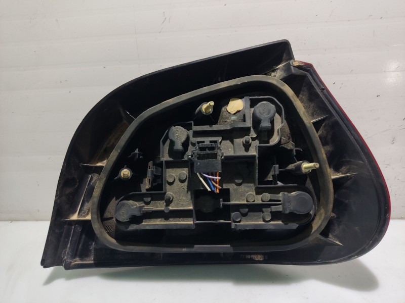 Recambio de piloto trasero izquierdo para renault megane i fase 2 berlina (ba0) referencia OEM IAM 7701040648  