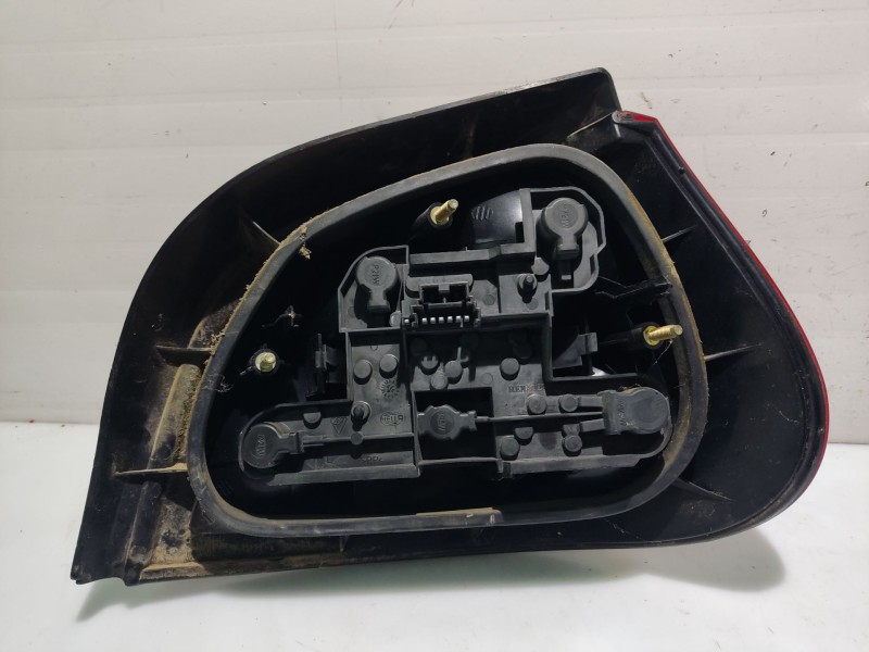 Recambio de piloto trasero izquierdo para renault megane i fase 2 berlina (ba0) referencia OEM IAM 7701040648  