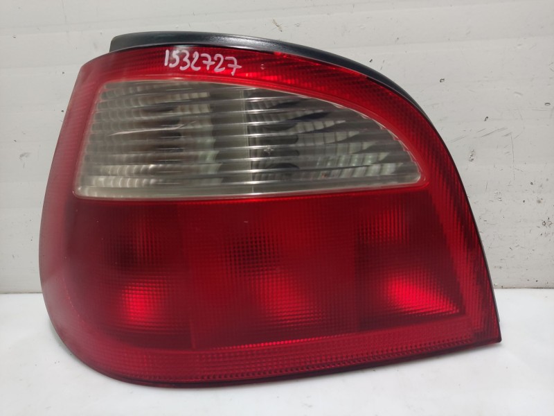 Recambio de piloto trasero izquierdo para renault megane i fase 2 berlina (ba0) referencia OEM IAM 7701040648  