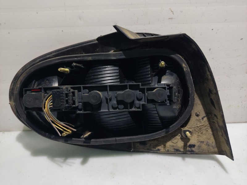 Recambio de piloto trasero derecho para renault megane i coupe fase 2 referencia OEM IAM 7701040606  