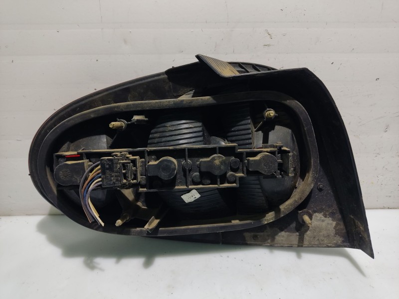 Recambio de piloto trasero derecho para renault megane i coupe fase 2 referencia OEM IAM 7701040606  