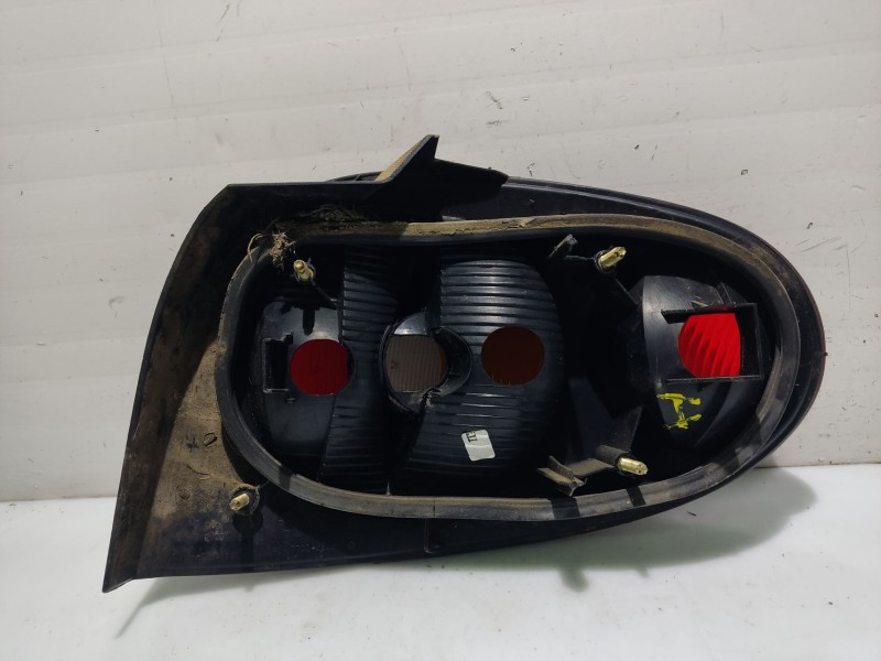 Recambio de piloto trasero izquierdo para renault megane i coupe fase 2 referencia OEM IAM 7701040608  