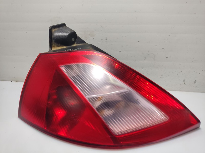 Recambio de piloto trasero izquierdo para renault megane ii berlina 5p referencia OEM IAM 8200073236  