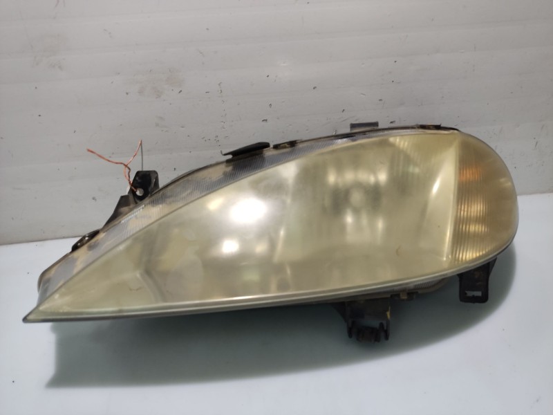 Recambio de faro izquierdo para renault megane i fase 2 berlina (ba0) 1.9 dti century referencia OEM IAM 260607124R  7701047180